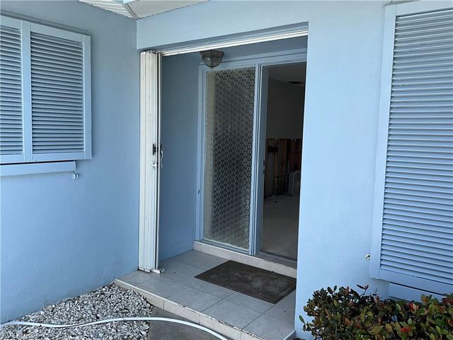 1712 Club House RD, North Fort Myers, FL 33917