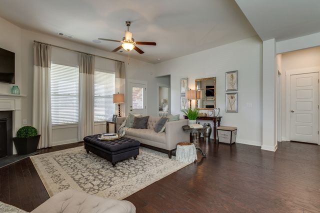 466 Lacewing Lane, Clarksville, TN 37043