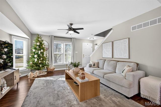 507 Donna Marie Drive 2047B, Wentzville, MO 63385