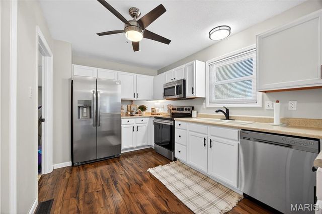 507 Donna Marie Drive 2047B, Wentzville, MO 63385