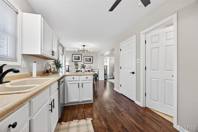 507 Donna Marie Drive 2047B, Wentzville, MO 63385