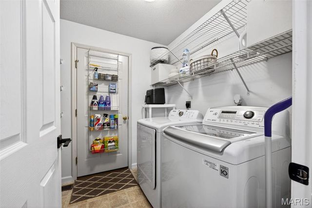 507 Donna Marie Drive 2047B, Wentzville, MO 63385