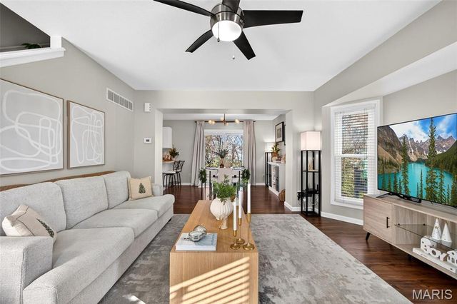 507 Donna Marie Drive 2047B, Wentzville, MO 63385