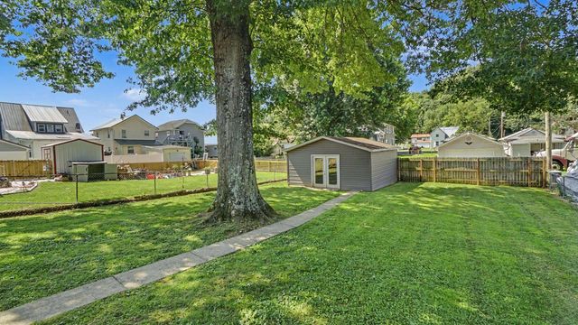 1512 Sycamore St, Kenova, WV 25530