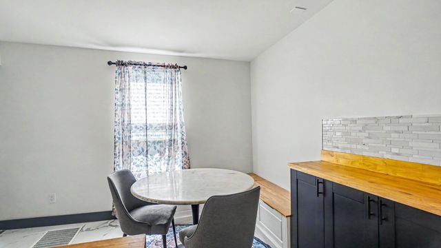 1512 Sycamore St, Kenova, WV 25530