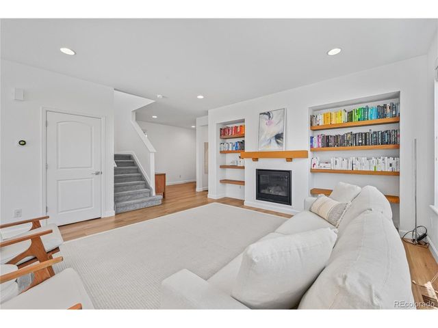 9457 E 52nd Ave, Denver, CO 80238