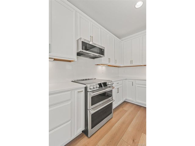 9457 E 52nd Ave, Denver, CO 80238