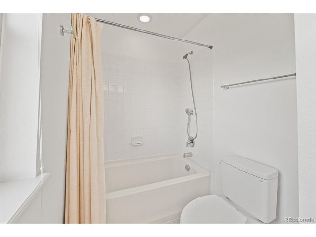 9457 E 52nd Ave, Denver, CO 80238