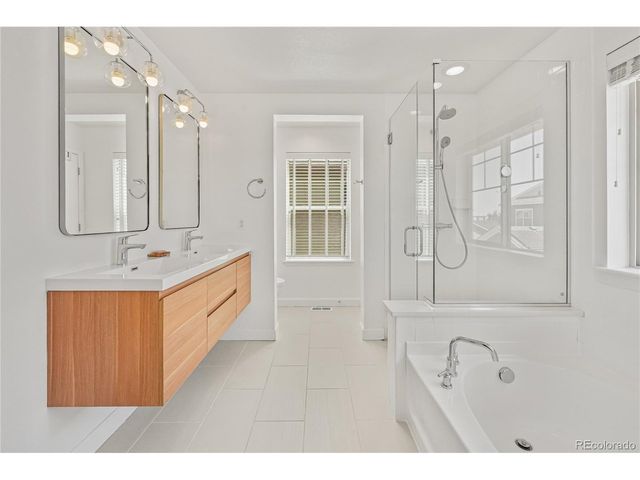 9457 E 52nd Ave, Denver, CO 80238