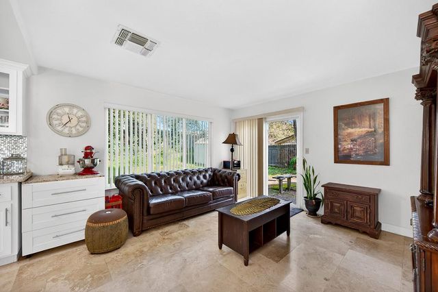 6457 Silk Wood Way, Citrus Heights, CA 95621