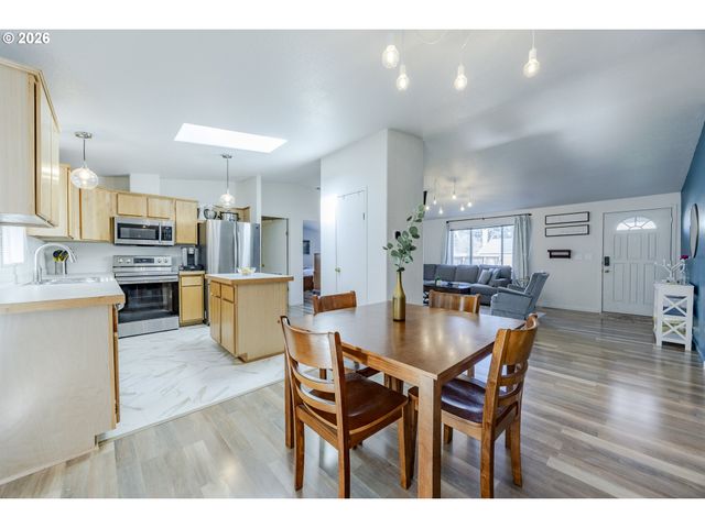 3007 River Rd, Eugene, OR 97404