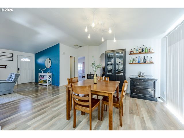 3007 River Rd, Eugene, OR 97404