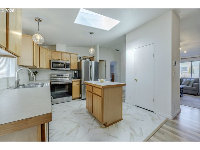 3007 River Rd, Eugene, OR 97404