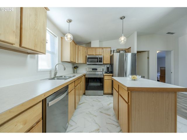 3007 River Rd, Eugene, OR 97404