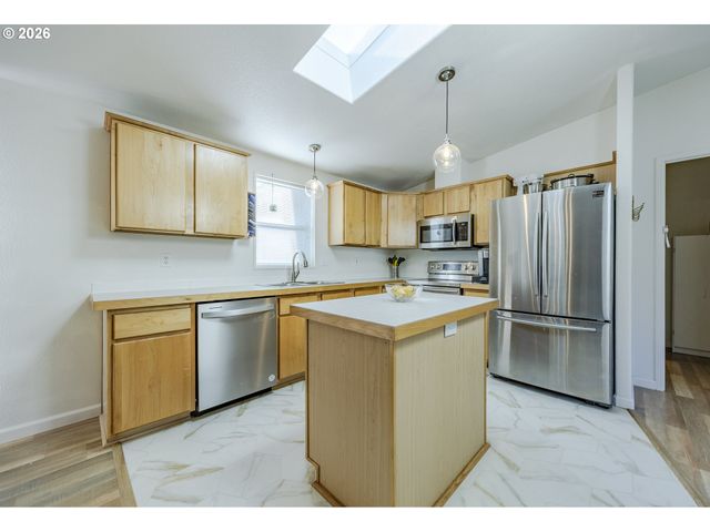 3007 River Rd, Eugene, OR 97404