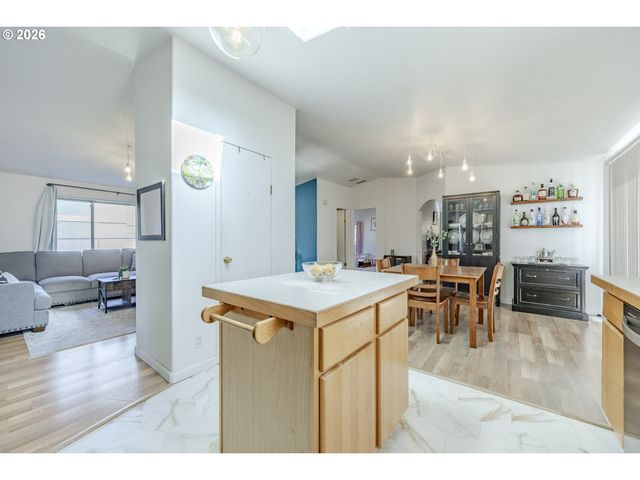 3007 River Rd, Eugene, OR 97404