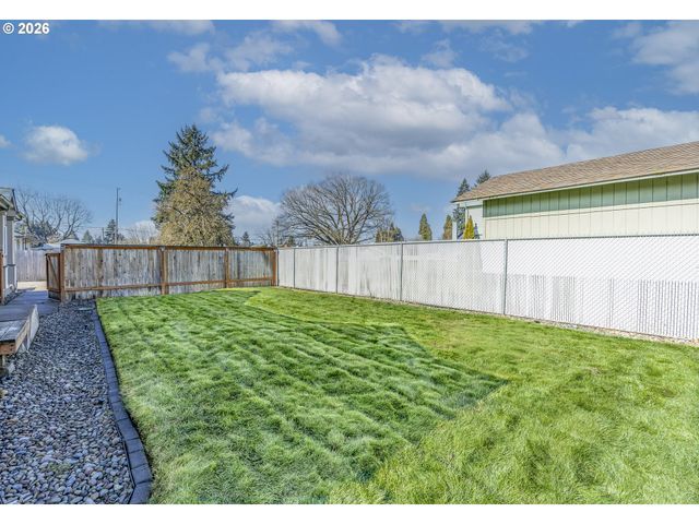 3007 River Rd, Eugene, OR 97404