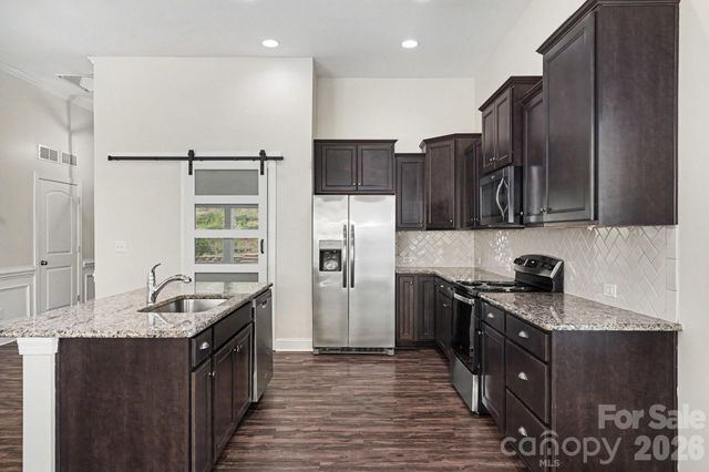 204 Paradise Hills Circle, Mooresville, NC 28115