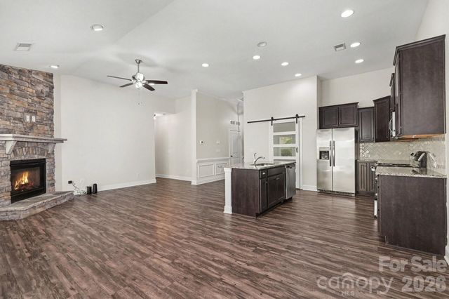 204 Paradise Hills Circle, Mooresville, NC 28115
