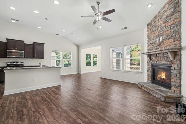 204 Paradise Hills Circle, Mooresville, NC 28115