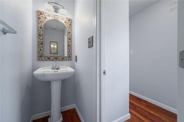 1342 Morgan Cir, North Strabane, PA 15317