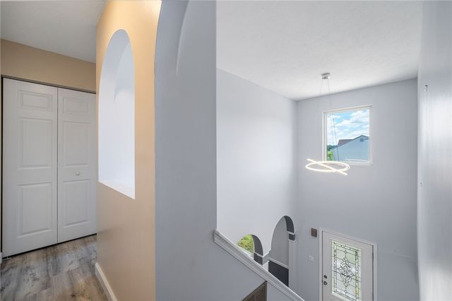1342 Morgan Cir, North Strabane, PA 15317