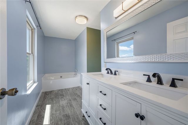 1342 Morgan Cir, North Strabane, PA 15317