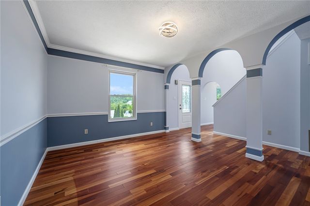 1342 Morgan Cir, North Strabane, PA 15317