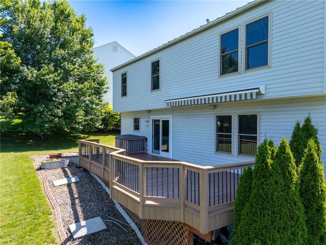 1342 Morgan Cir, North Strabane, PA 15317