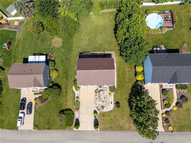1342 Morgan Cir, North Strabane, PA 15317