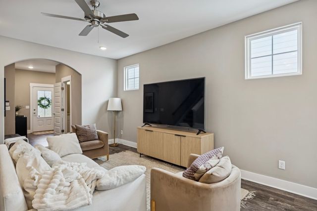 2129 Barringer Ln, Murfreesboro, TN 37128