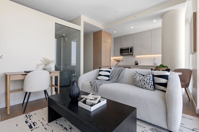 188 Brookline Ave 26G, Boston, MA 02215