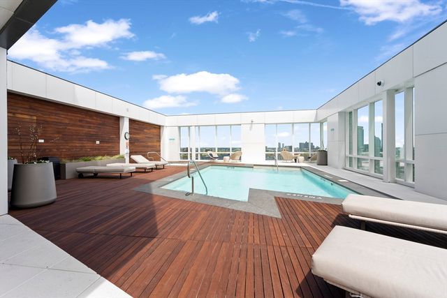 188 Brookline Ave 26G, Boston, MA 02215