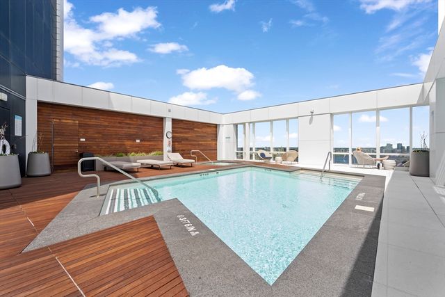 188 Brookline Ave 26G, Boston, MA 02215