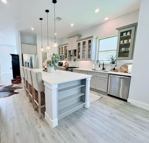 55 Ruskin Drive W, Montgomery, TX 77356