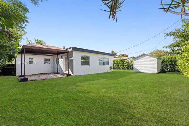 10111 Jamaica Dr, Cutler Bay, FL 33189