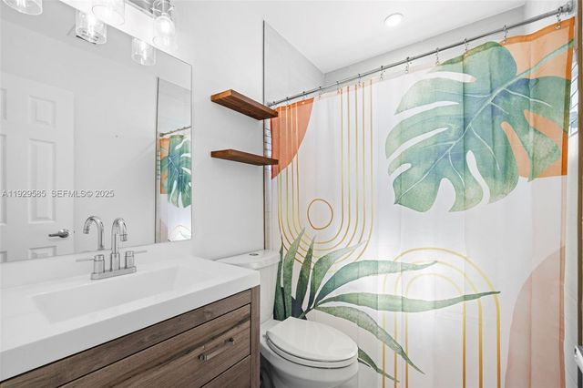 10111 Jamaica Dr, Cutler Bay, FL 33189