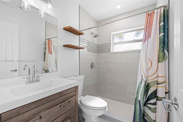 10111 Jamaica Dr, Cutler Bay, FL 33189