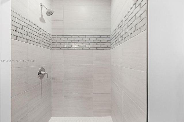 10111 Jamaica Dr, Cutler Bay, FL 33189