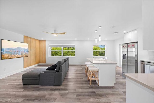 10111 Jamaica Dr, Cutler Bay, FL 33189