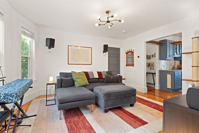 29 Windsor 29, Somerville, MA 02144