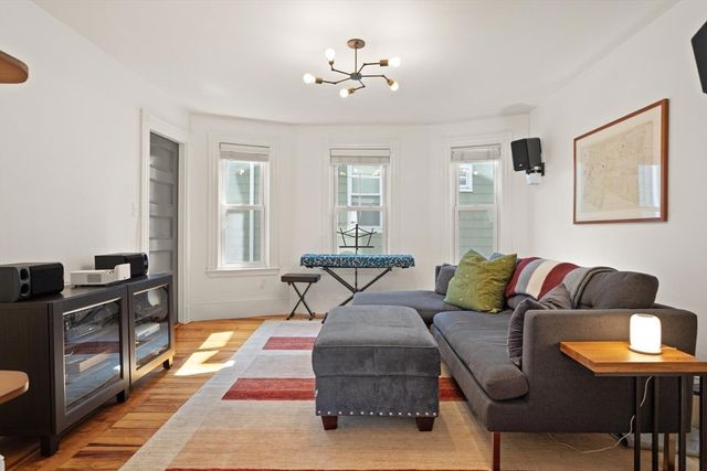 29 Windsor 29, Somerville, MA 02144