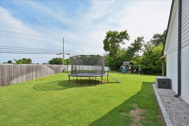 825 N 89th Street, Broken Arrow, OK 74014