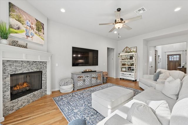 825 N 89th Street, Broken Arrow, OK 74014