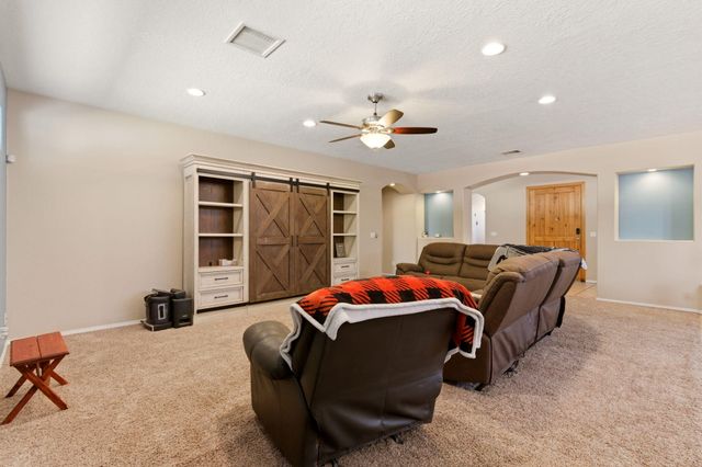 1161 Canal Boulevard SW, Los Lunas, NM 87031