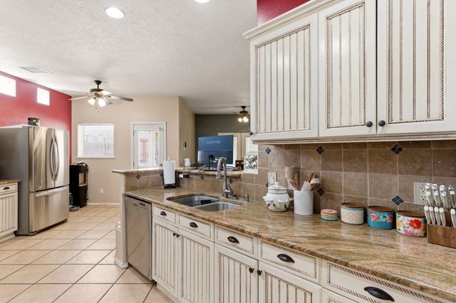 1161 Canal Boulevard SW, Los Lunas, NM 87031