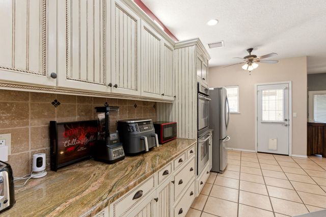 1161 Canal Boulevard SW, Los Lunas, NM 87031