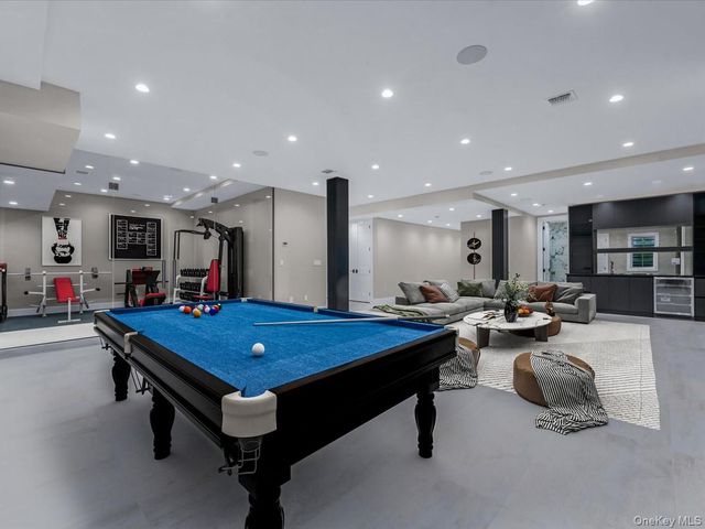 6 Hickory Drive, Great Neck, NY 11021