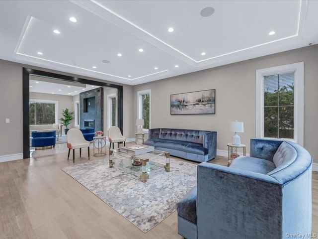 6 Hickory Drive, Great Neck, NY 11021