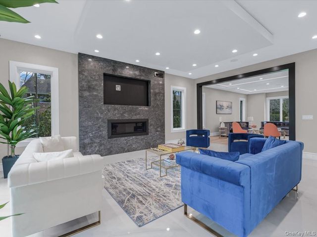 6 Hickory Drive, Great Neck, NY 11021